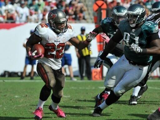 Former Bucs running back Martin died in custody: police